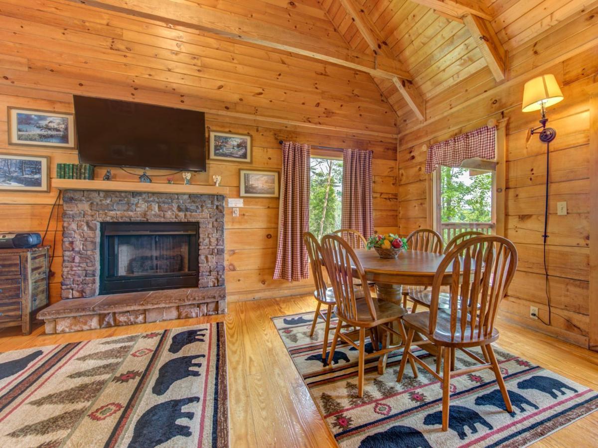 Bear Tracks, 2 Bedrooms, Hot Tub, Fireplace, Wifi, Jetted Tub, Sleeps 6 Gatlinburg Esterno foto