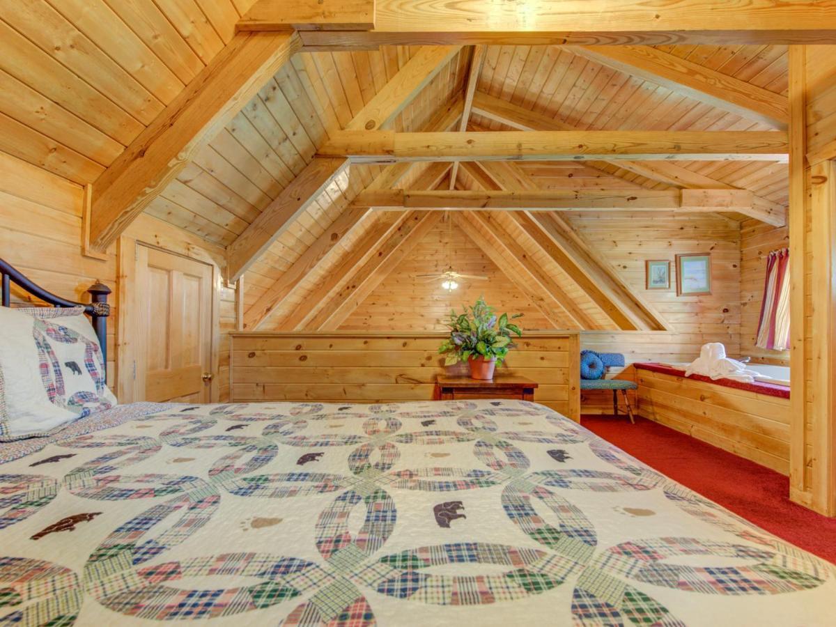 Bear Tracks, 2 Bedrooms, Hot Tub, Fireplace, Wifi, Jetted Tub, Sleeps 6 Gatlinburg Esterno foto