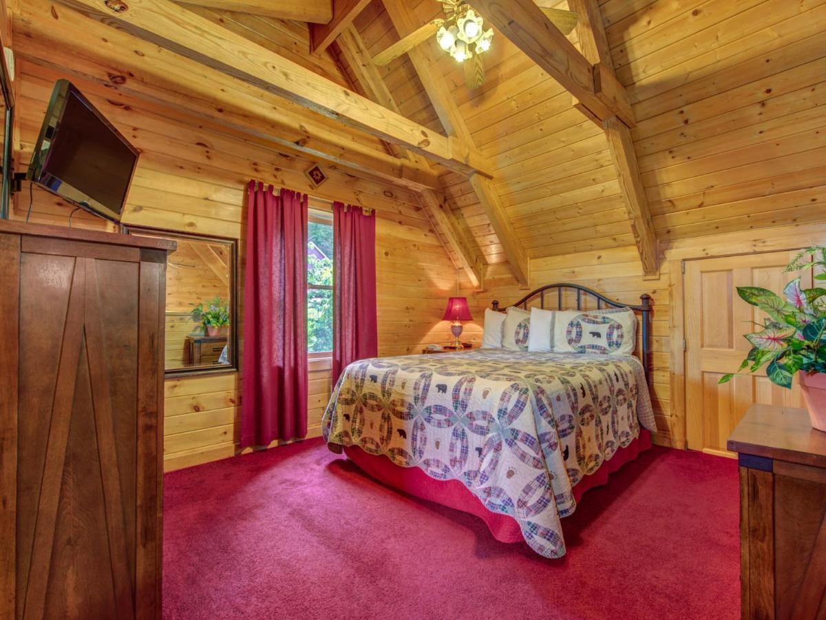 Bear Tracks, 2 Bedrooms, Hot Tub, Fireplace, Wifi, Jetted Tub, Sleeps 6 Gatlinburg Esterno foto