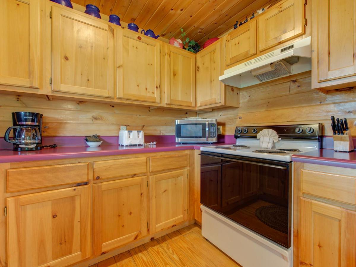 Bear Tracks, 2 Bedrooms, Hot Tub, Fireplace, Wifi, Jetted Tub, Sleeps 6 Gatlinburg Esterno foto