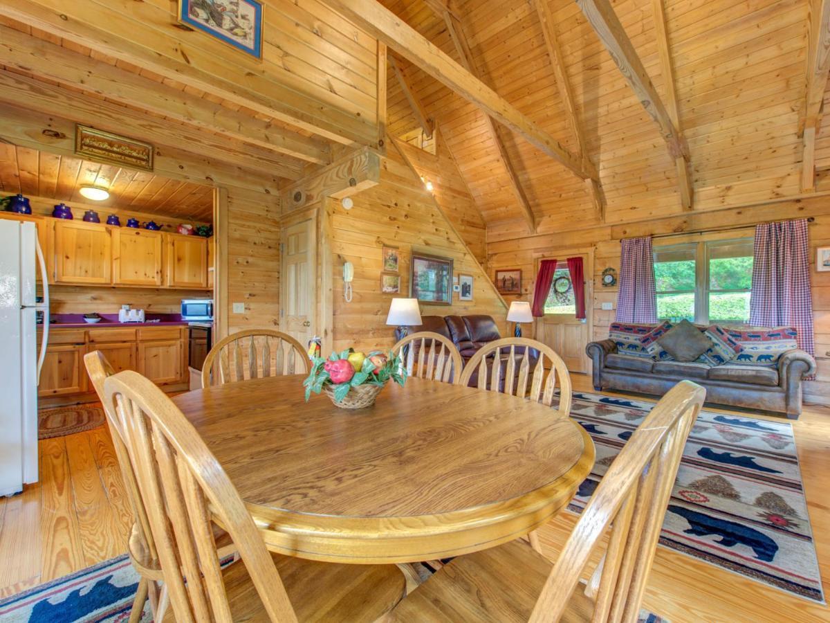 Bear Tracks, 2 Bedrooms, Hot Tub, Fireplace, Wifi, Jetted Tub, Sleeps 6 Gatlinburg Esterno foto