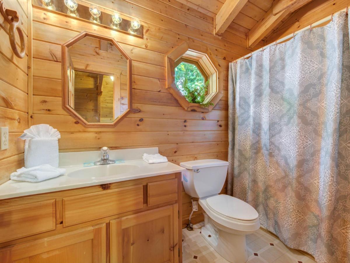Bear Tracks, 2 Bedrooms, Hot Tub, Fireplace, Wifi, Jetted Tub, Sleeps 6 Gatlinburg Esterno foto