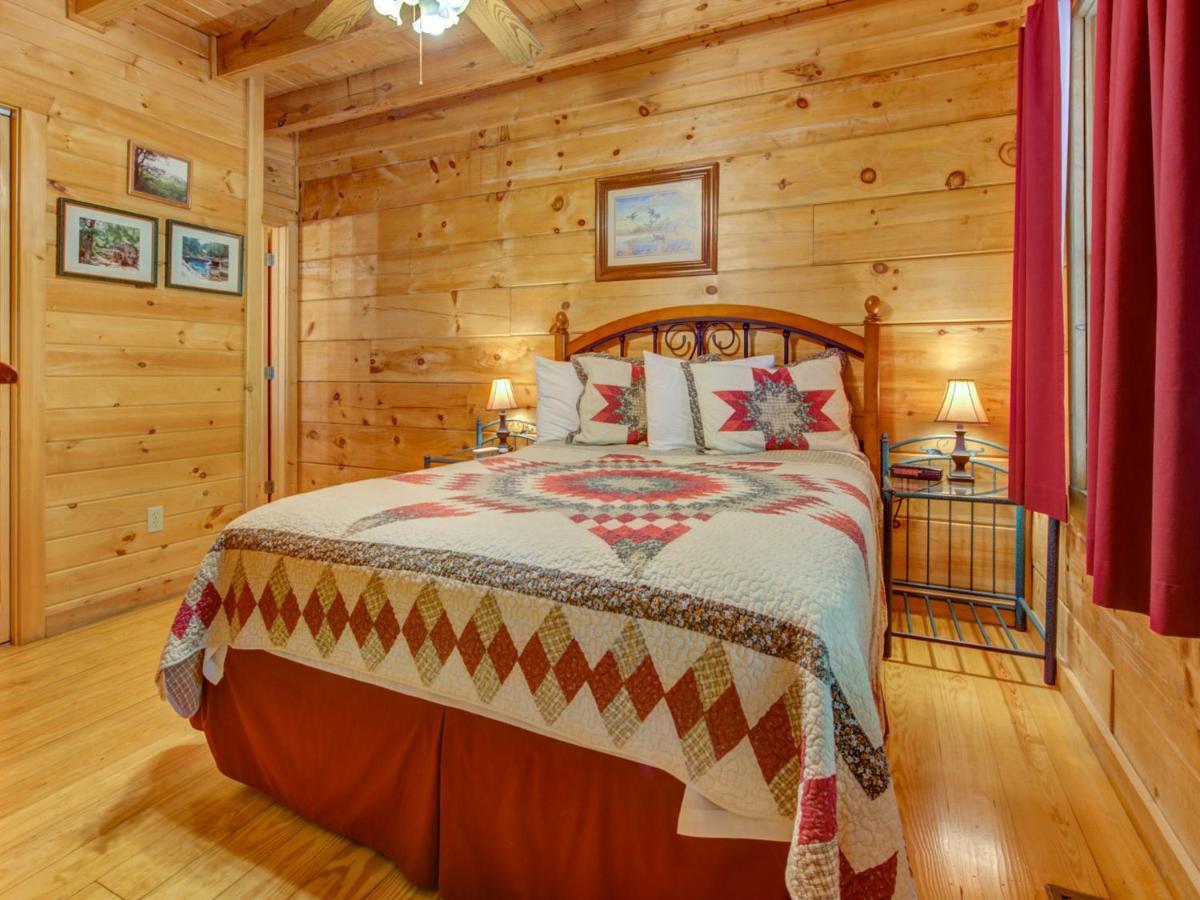Bear Tracks, 2 Bedrooms, Hot Tub, Fireplace, Wifi, Jetted Tub, Sleeps 6 Gatlinburg Esterno foto