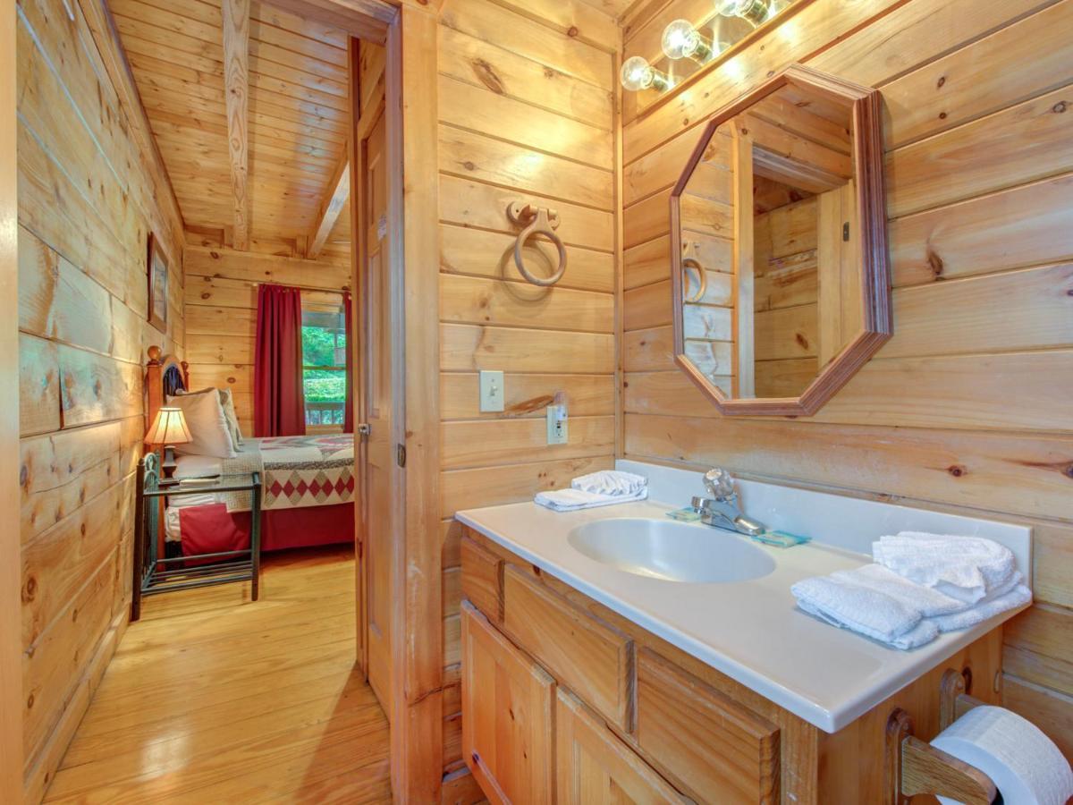 Bear Tracks, 2 Bedrooms, Hot Tub, Fireplace, Wifi, Jetted Tub, Sleeps 6 Gatlinburg Esterno foto