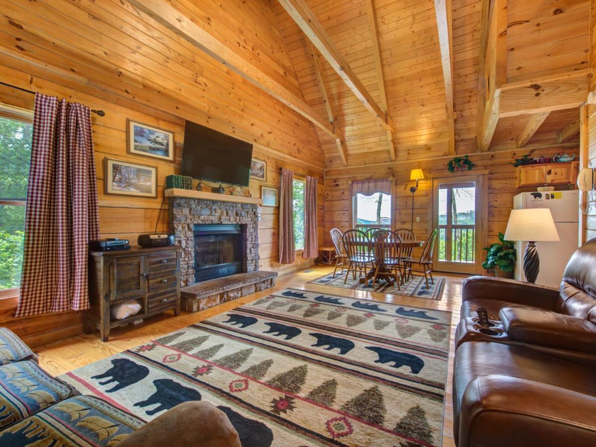Bear Tracks, 2 Bedrooms, Hot Tub, Fireplace, Wifi, Jetted Tub, Sleeps 6 Gatlinburg Esterno foto