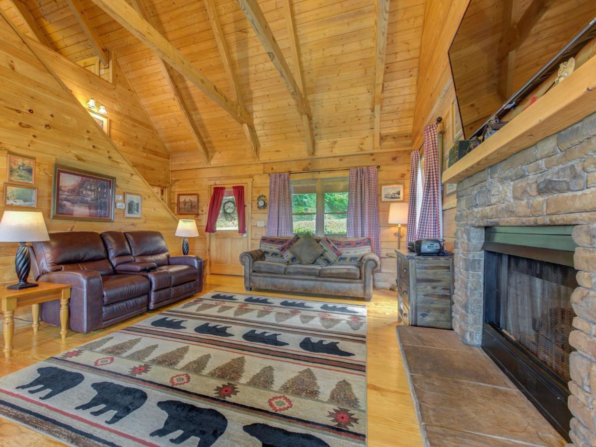 Bear Tracks, 2 Bedrooms, Hot Tub, Fireplace, Wifi, Jetted Tub, Sleeps 6 Gatlinburg Esterno foto