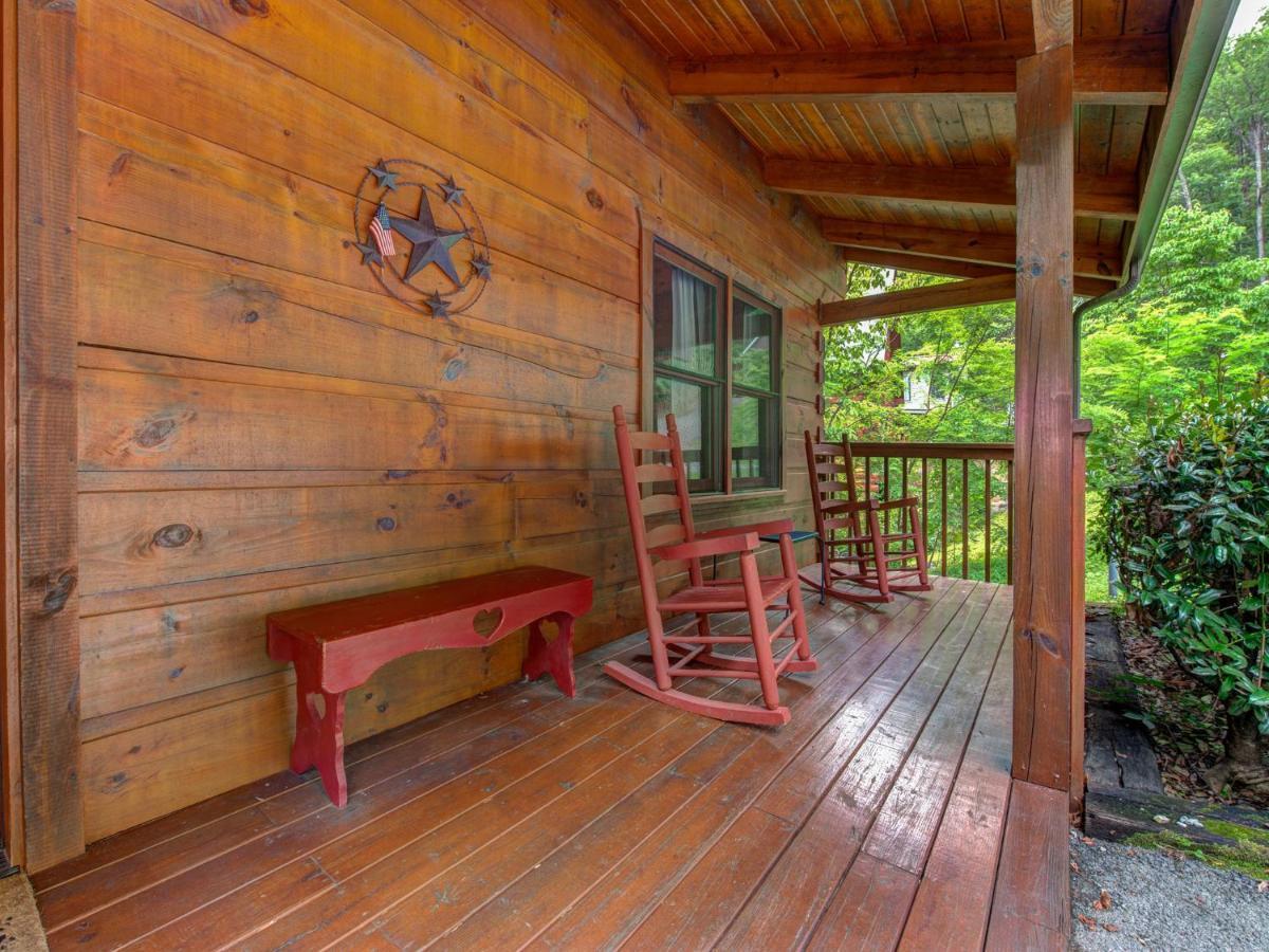 Bear Tracks, 2 Bedrooms, Hot Tub, Fireplace, Wifi, Jetted Tub, Sleeps 6 Gatlinburg Esterno foto