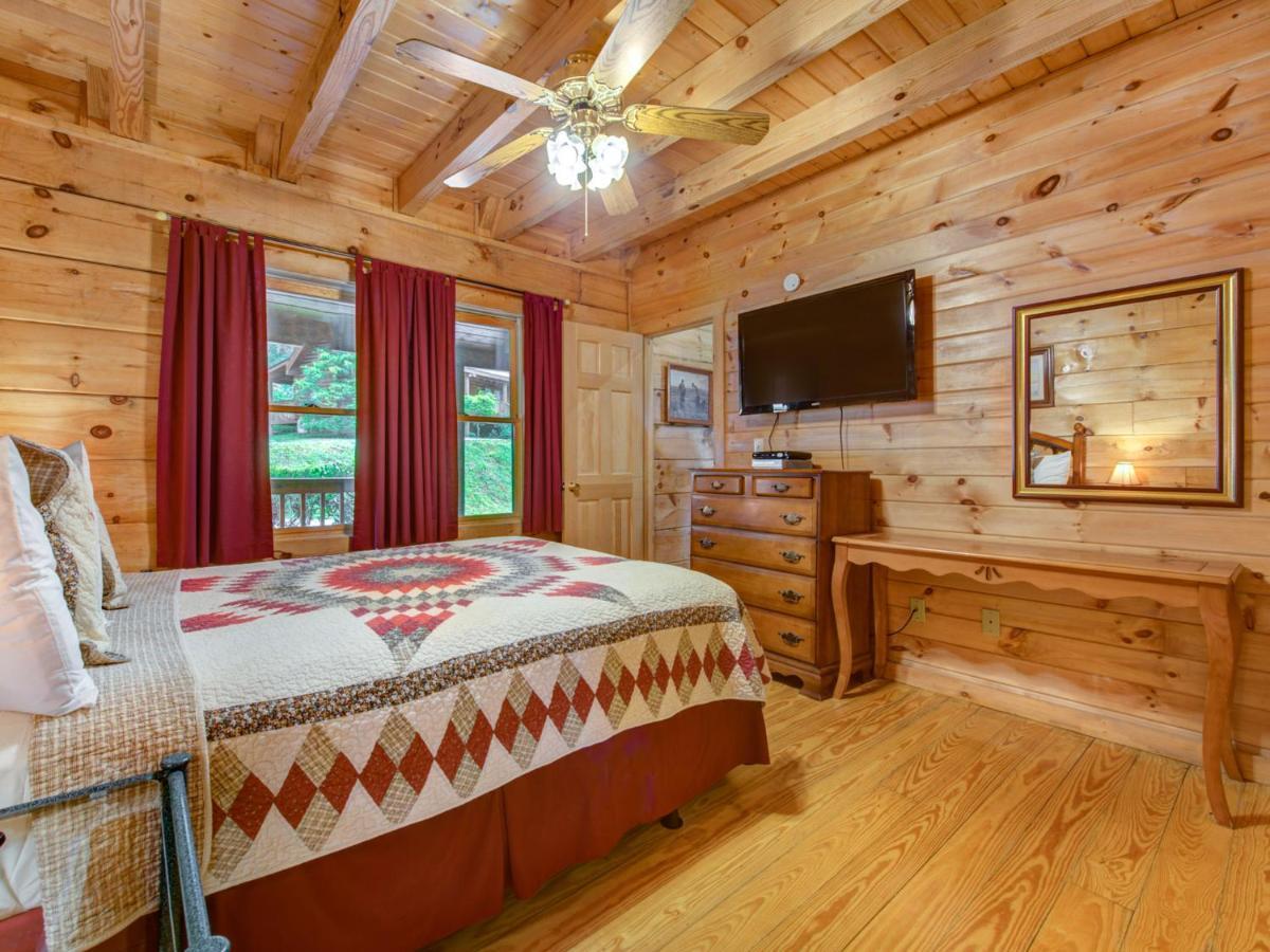Bear Tracks, 2 Bedrooms, Hot Tub, Fireplace, Wifi, Jetted Tub, Sleeps 6 Gatlinburg Esterno foto