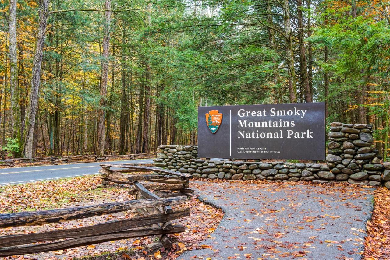 Bear Tracks, 2 Bedrooms, Hot Tub, Fireplace, Wifi, Jetted Tub, Sleeps 6 Gatlinburg Esterno foto